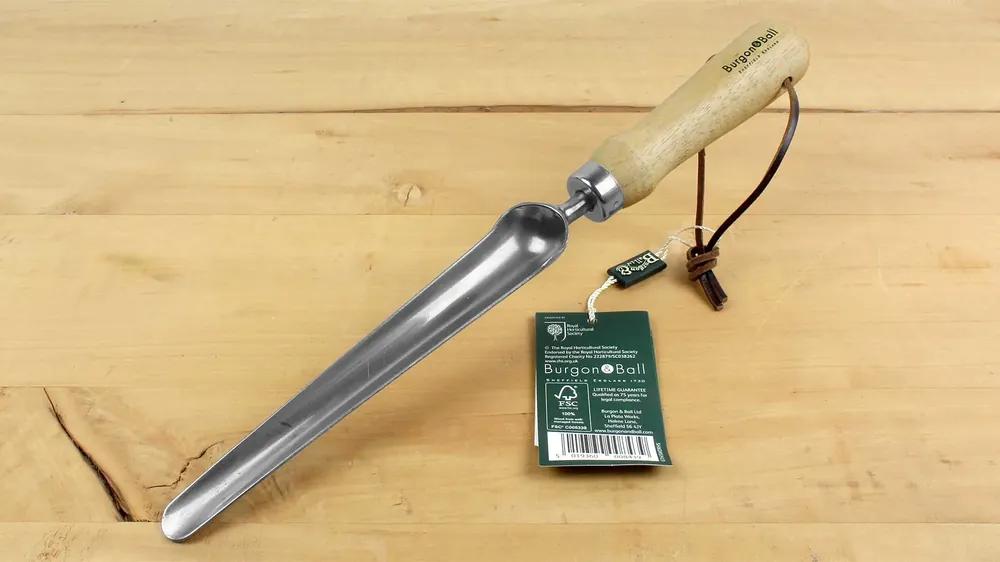 Petit Prix Truelle fine en inox avec manche en bois Longueur totale 320 mm = 13 po. BURGON & BALL